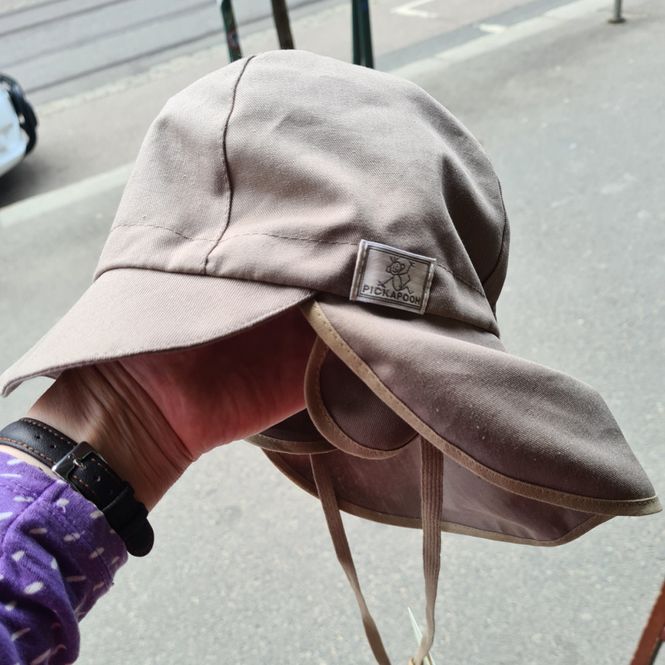 Hovedbilde Pickapooh solhatt med øreklaffer UPF 40 