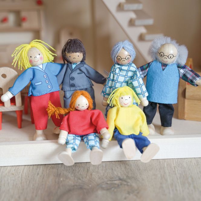 Hovedbilde Goki dukkehusfamilie byfamilie med besteforeldre